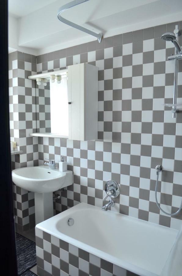 Cozy One Bedroom Apartment In Milano, Brera Kültér fotó